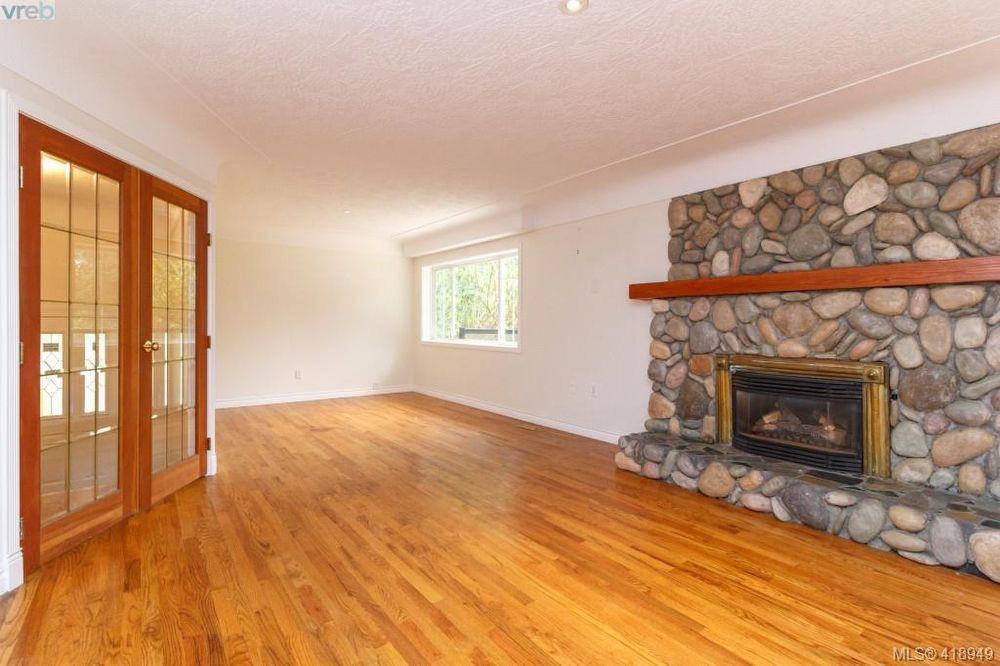 4105 Otter Point Road - Photo 3 of 10