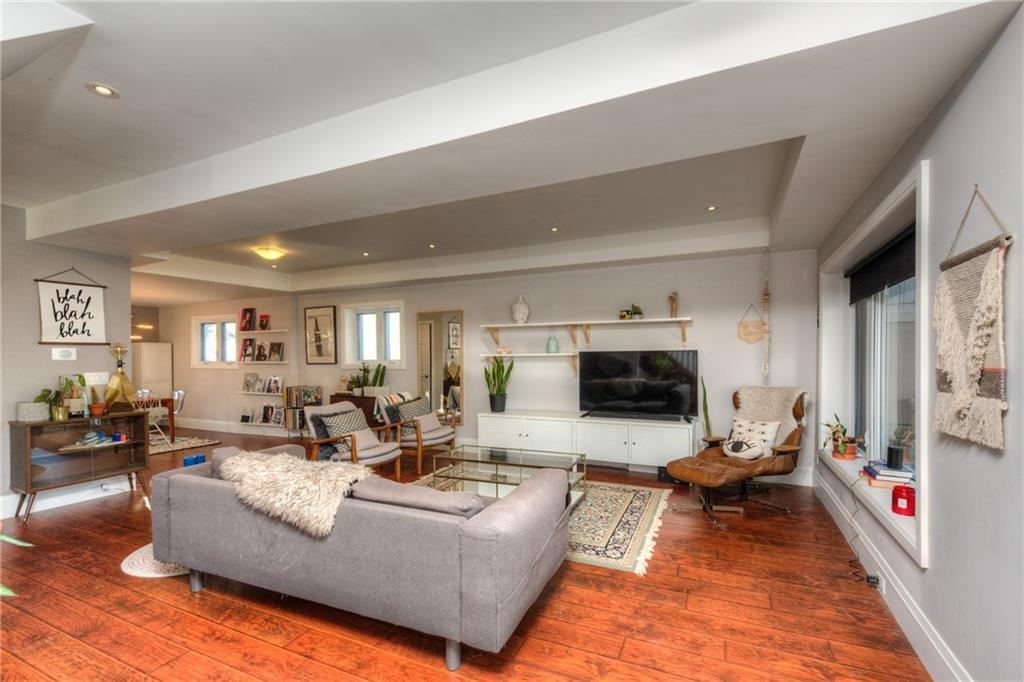 442 MacNab Street North - Photo 2 of 10