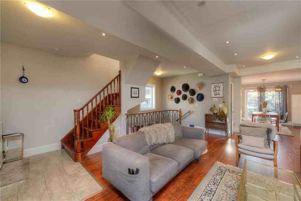 442 MacNab Street North - Photo 3 of 10