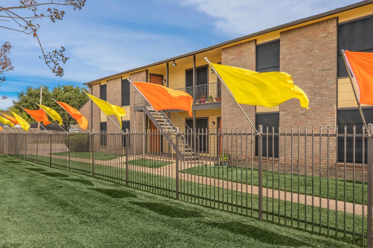 Gemini Gardens - Photo 2 of 25