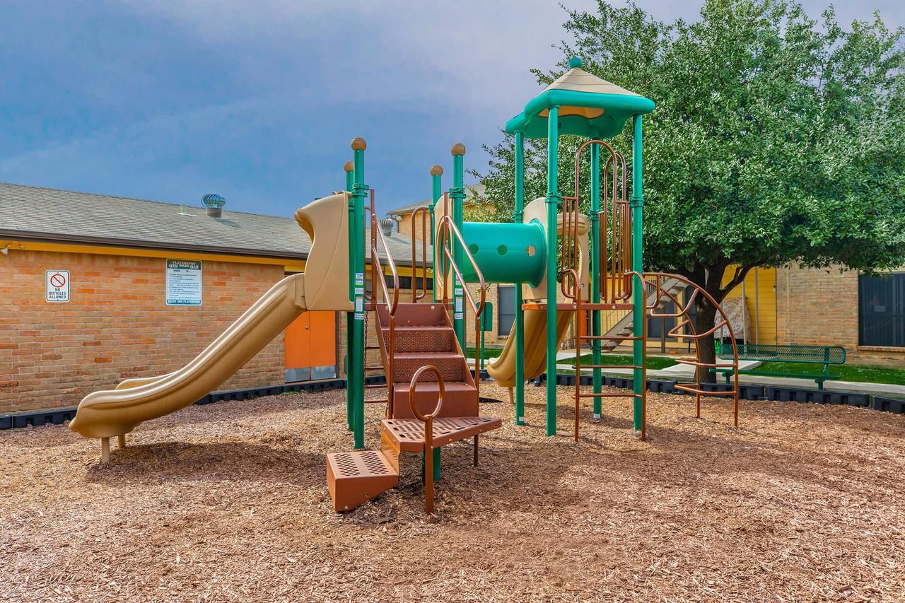 Gemini Gardens - Photo 4 of 25