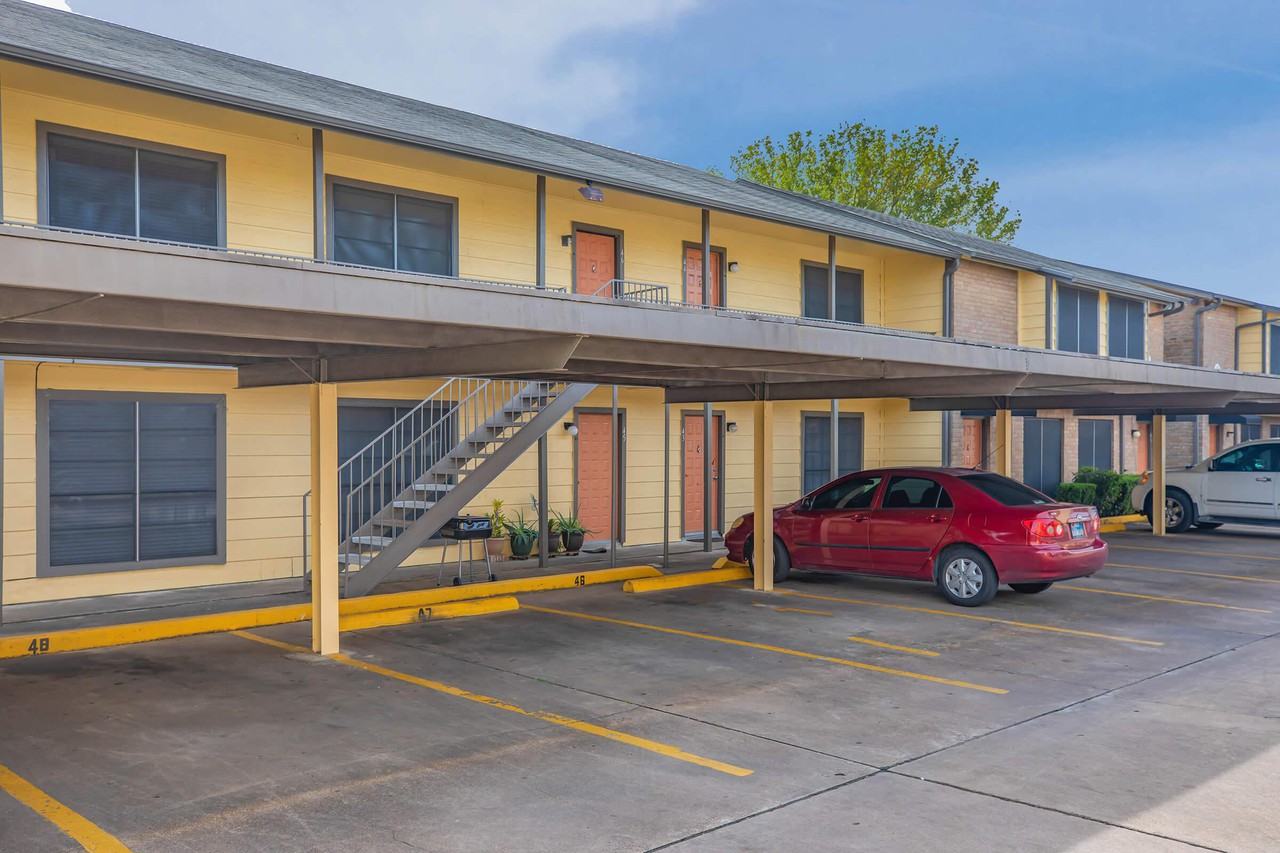 Gemini Gardens - Photo 5 of 25