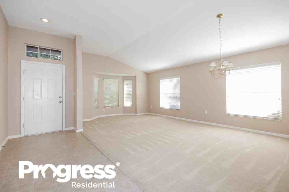 812 Straw Lake Dr - Photo 3 of 19