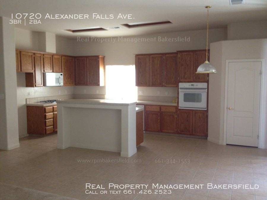 10720 Alexander Falls Ave. - Photo 2 of 12