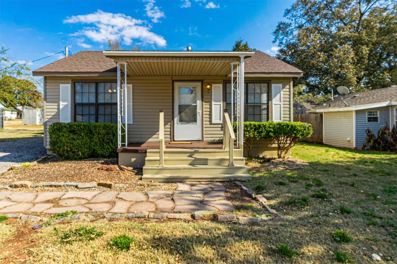 106 South Jackson Avenue - Photo 2 of 19