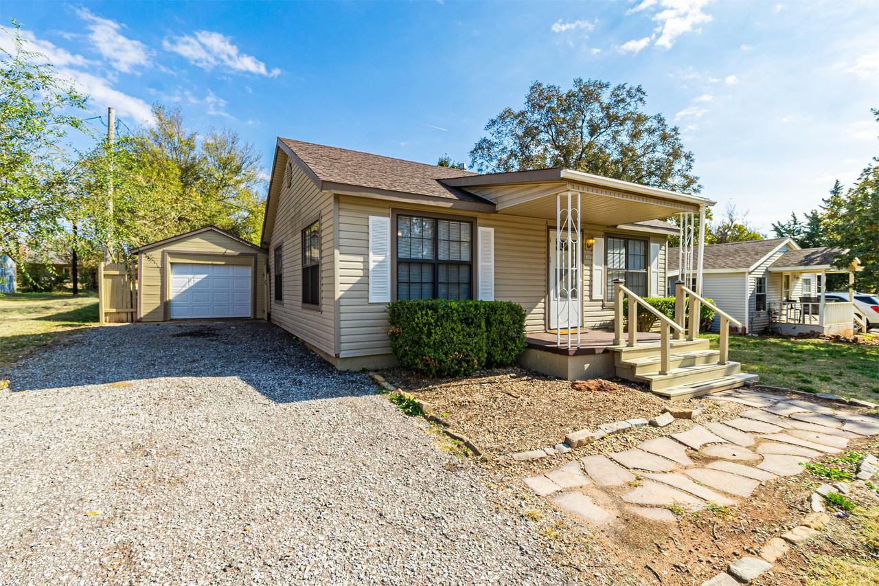 106 South Jackson Avenue - Photo 3 of 19