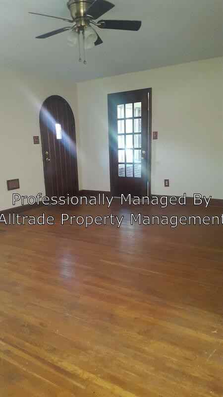 924 Clarks Lane - Photo 3 of 20