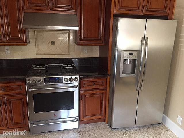 236 Ximeno Ave - Photo 3 of 15