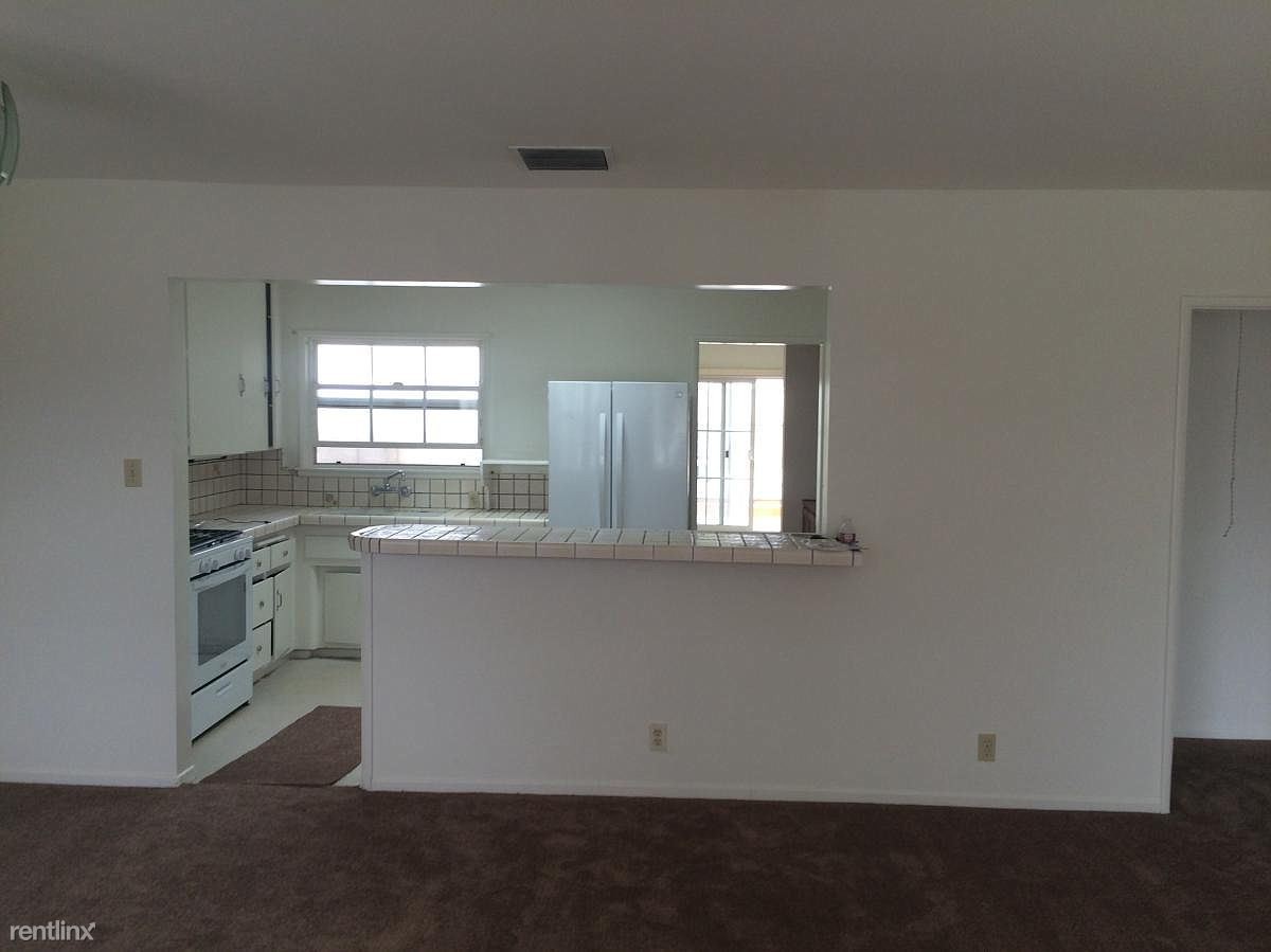 1808 Harkness St - Photo 3 of 18