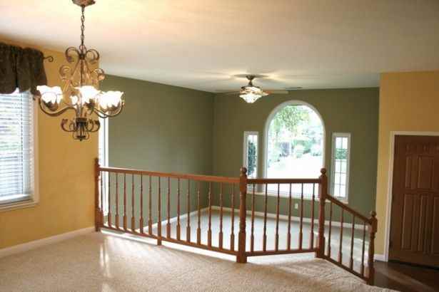 111 Rhoades Way - Photo 3 of 11