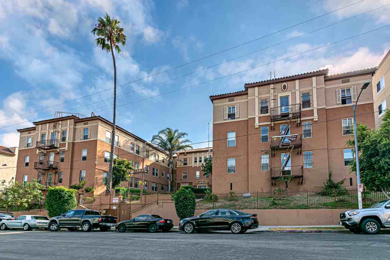 La Bertha Apartments 960 South Oxford Avenue, Los Angeles, CA 90006