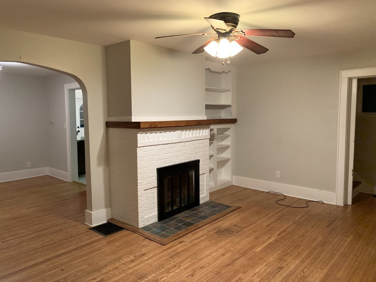 135 W Filbert St - Photo 3 of 7