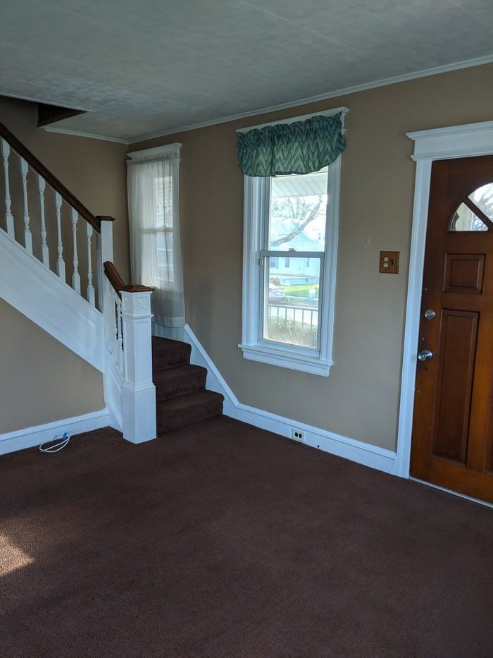 249 South Davis Avenue - Photo 3 of 25