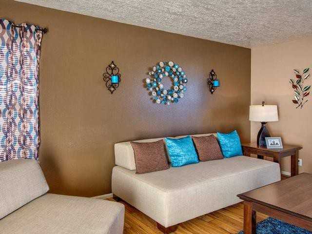 5800 Osuna Rd Ne - Photo 2 of 20