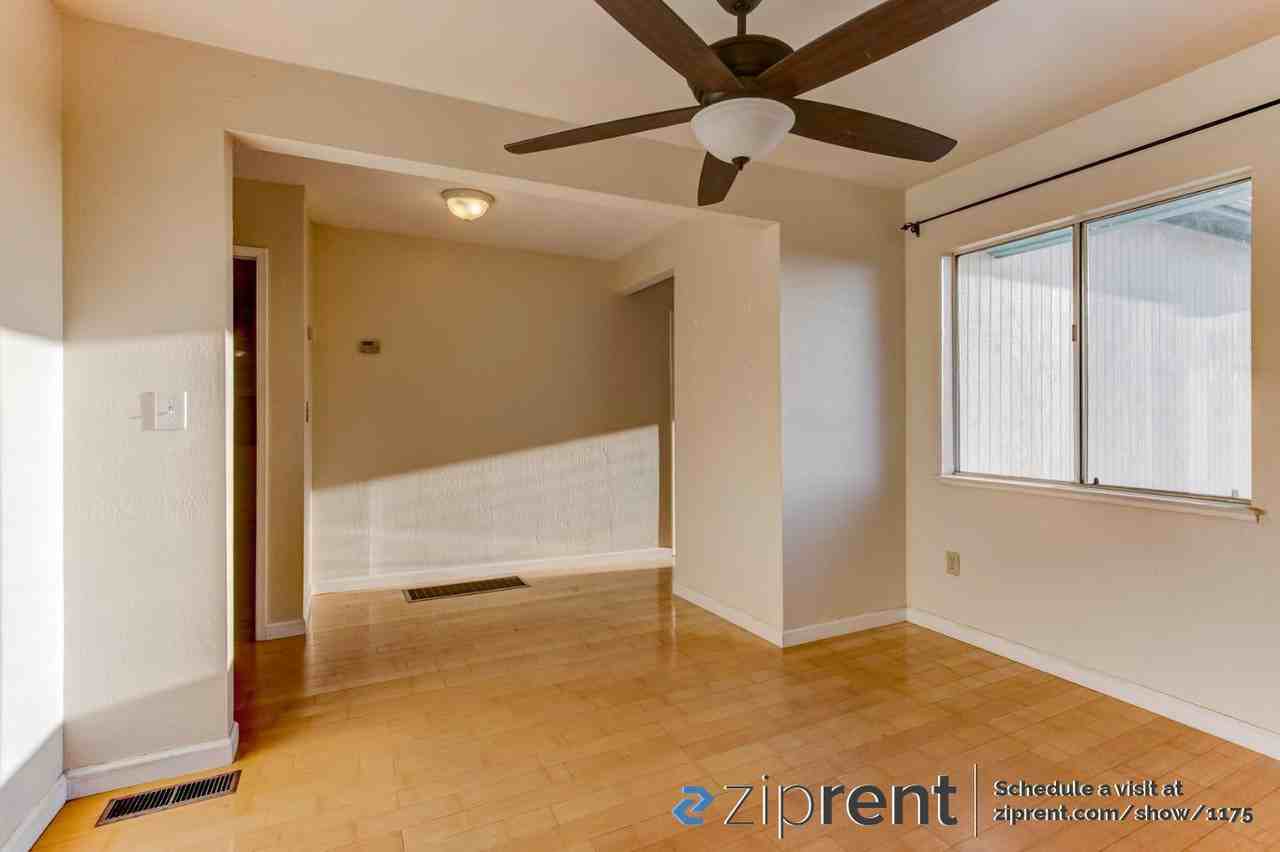 3049 Carlsen St - Photo 3 of 18