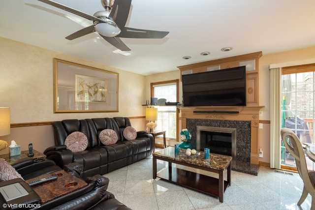 234 Esprit - Photo 2 of 10