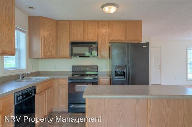 400 Howery Street - Photo 3 of 9