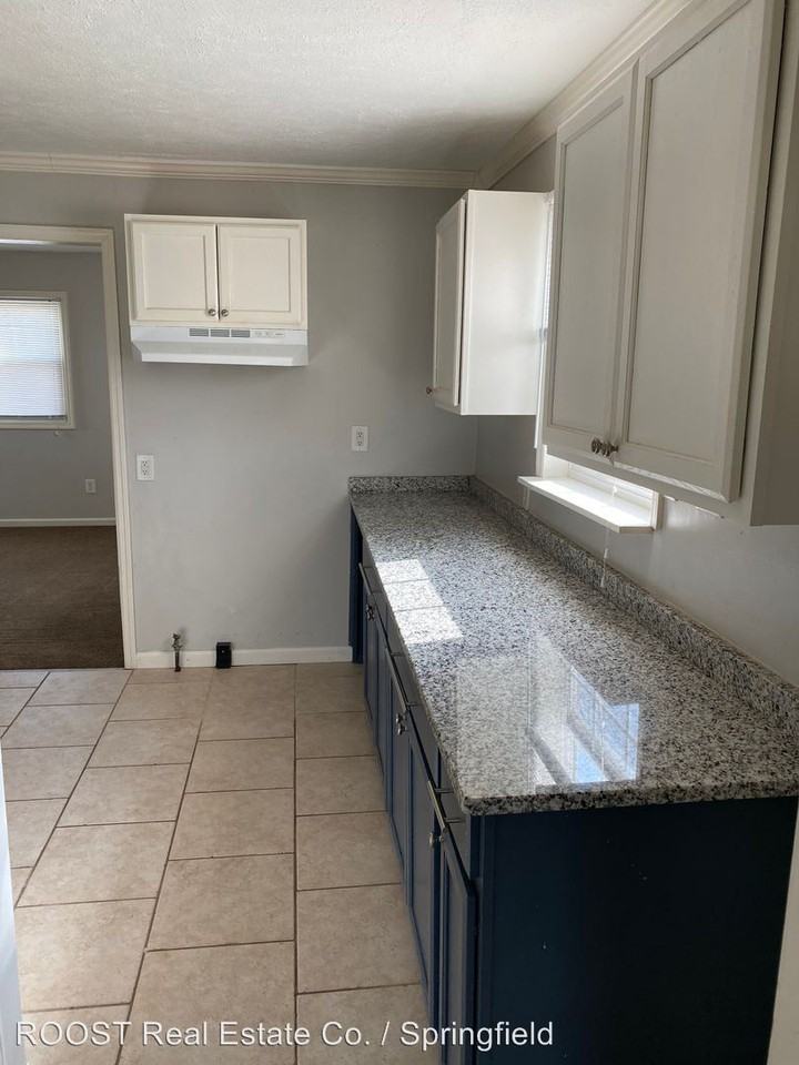 2212 Shawnee - Photo 2 of 17