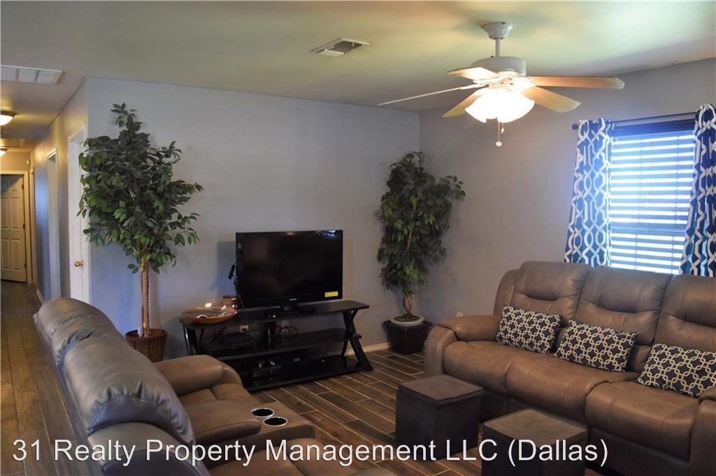 1211 I Ave - Photo 2 of 15