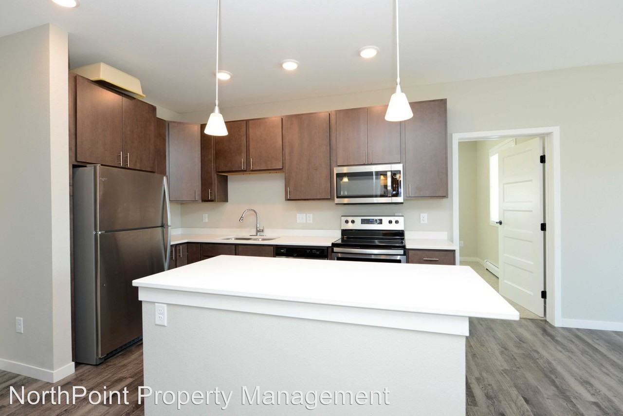 914 15t St. N - Photo 2 of 27