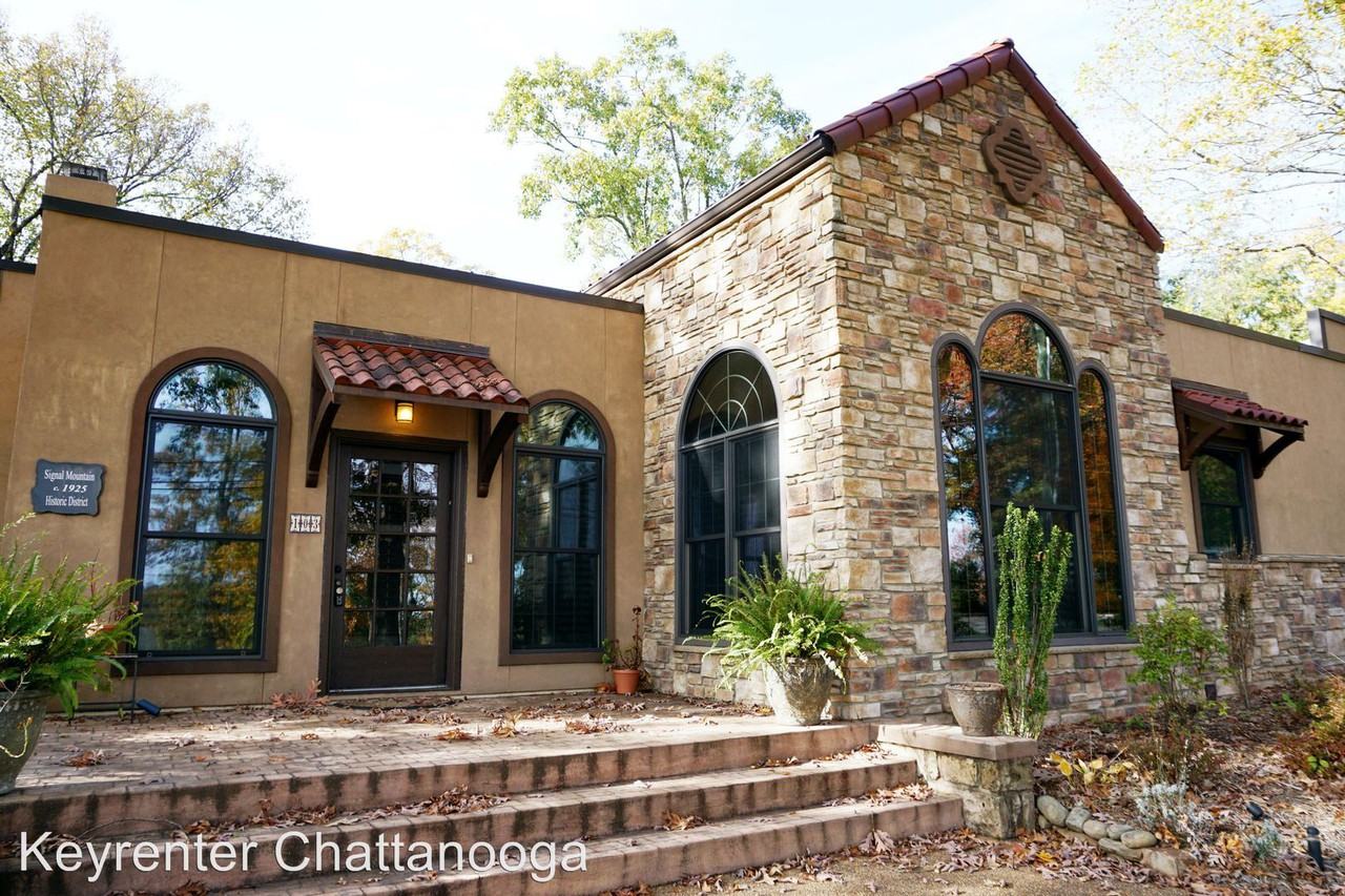 103 South Drive - Photo 2 of 25