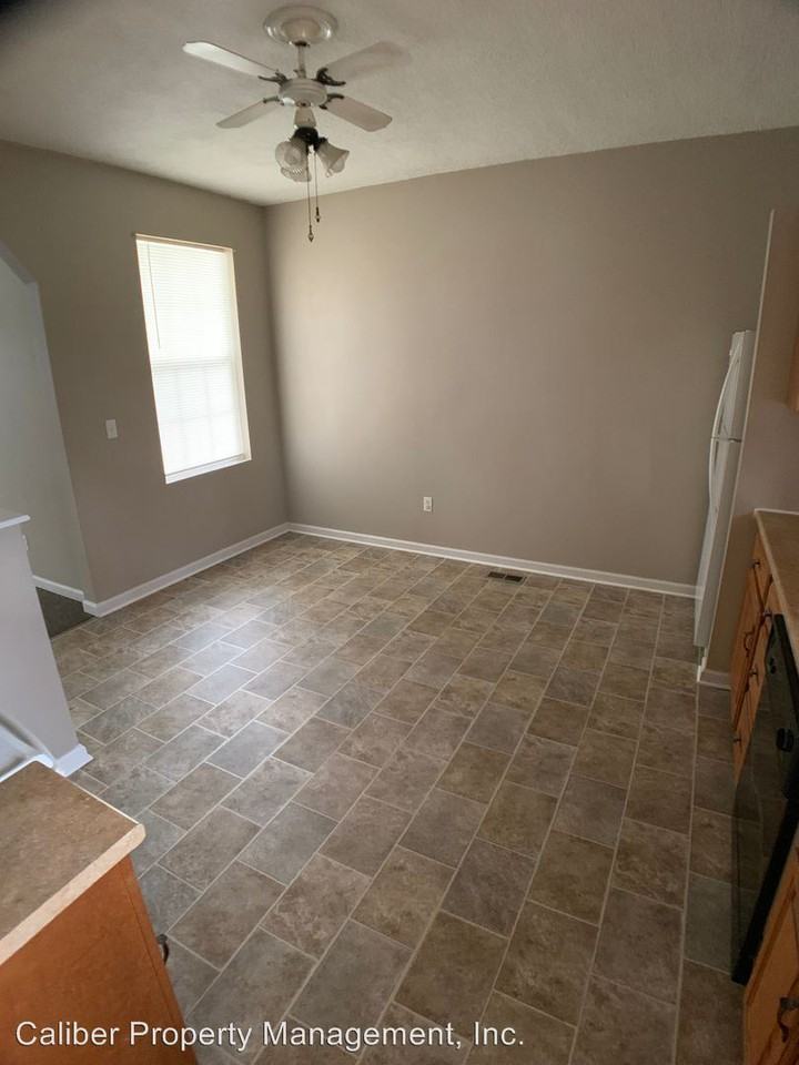 2040 Vermont Ave - Photo 2 of 21