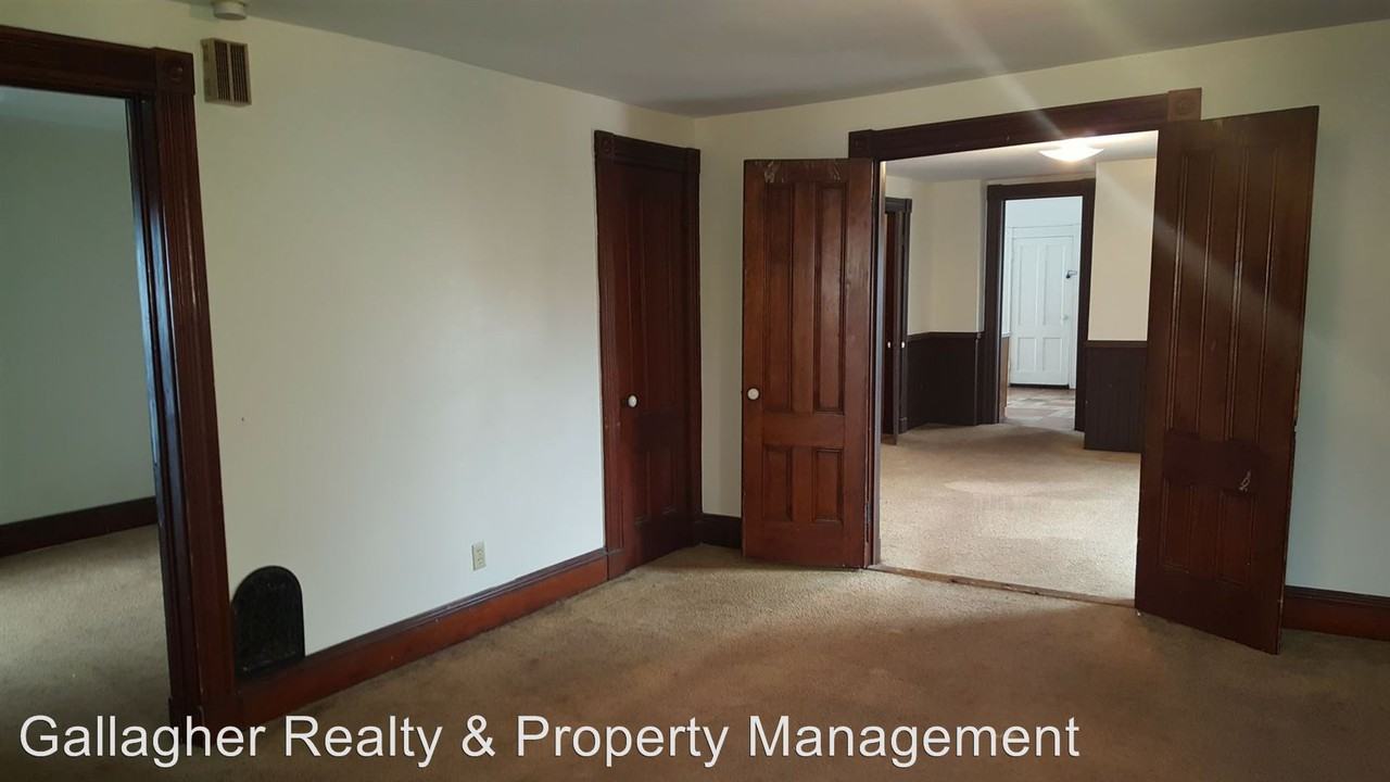 63 Wilson St - Photo 3 of 4