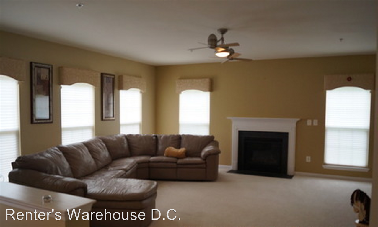 10222 Rolling Green Way // Close Out - Photo 3 of 20