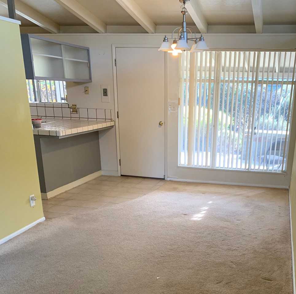 944 Bridgewood Way - Photo 2 of 8