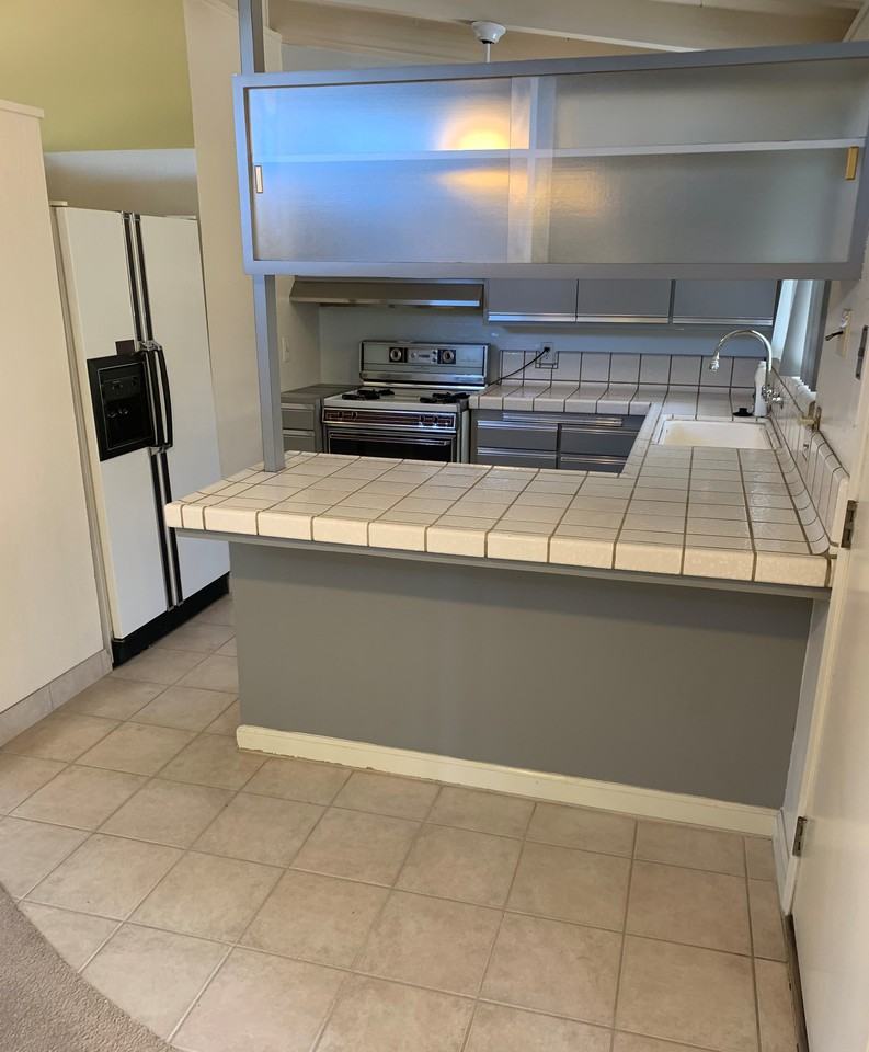 944 Bridgewood Way - Photo 3 of 8