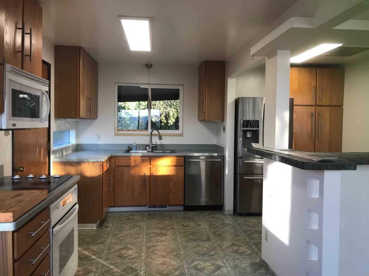 806 Prospect Ave N - Photo 3 of 10