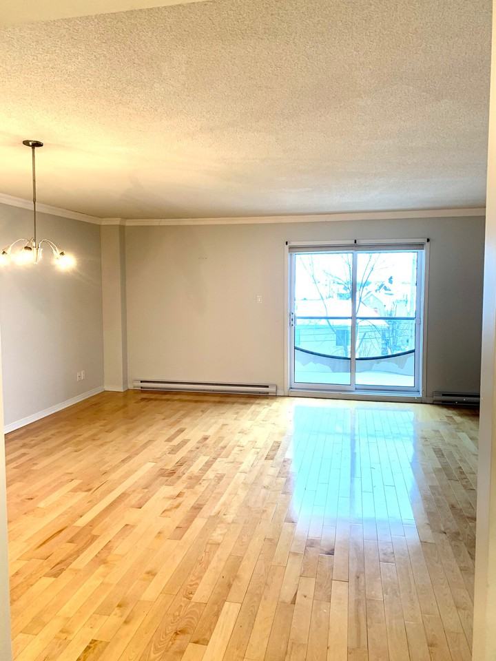 4475 Boulevard SaintJean 302, DollardDes Ormeaux, QC H9H 2A4 2