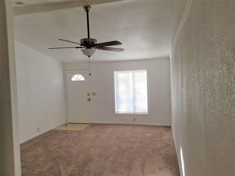 1074 Bond Street - 1078 - Photo 3 of 6