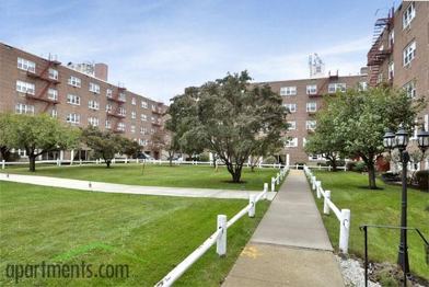 Maple Crest Apartments At Williston Park 610 Willis Ave