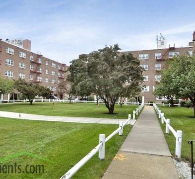 Maple Crest Apartments At Williston Park 610 Willis Ave