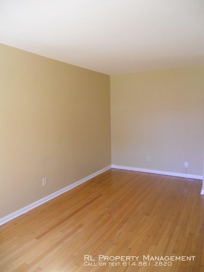 885 N. Meadows Ct. #C - Photo 2 of 8