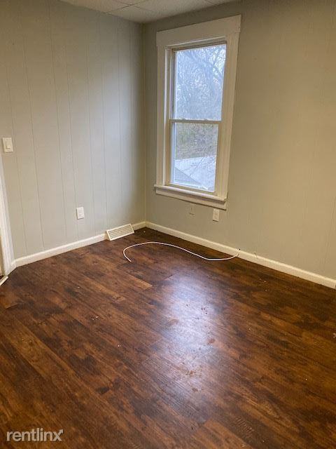 325 Munson St Fl 2 - Photo 2 of 8