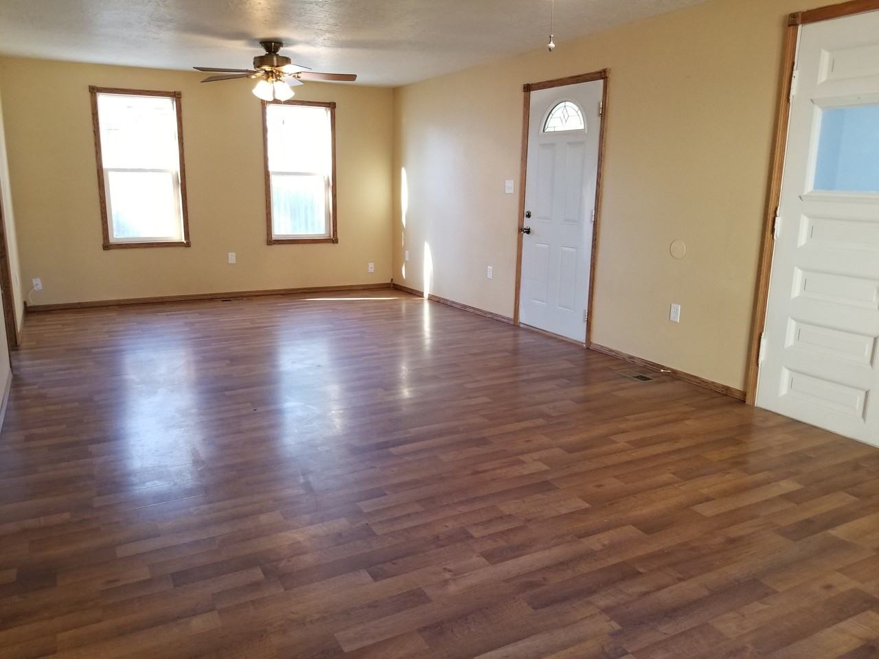 306 West 9th - Photo 3 of 21