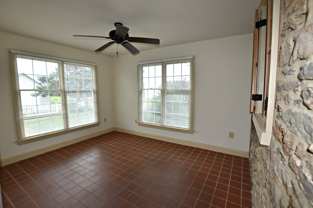 9413 Kings Highway - Photo 3 of 14