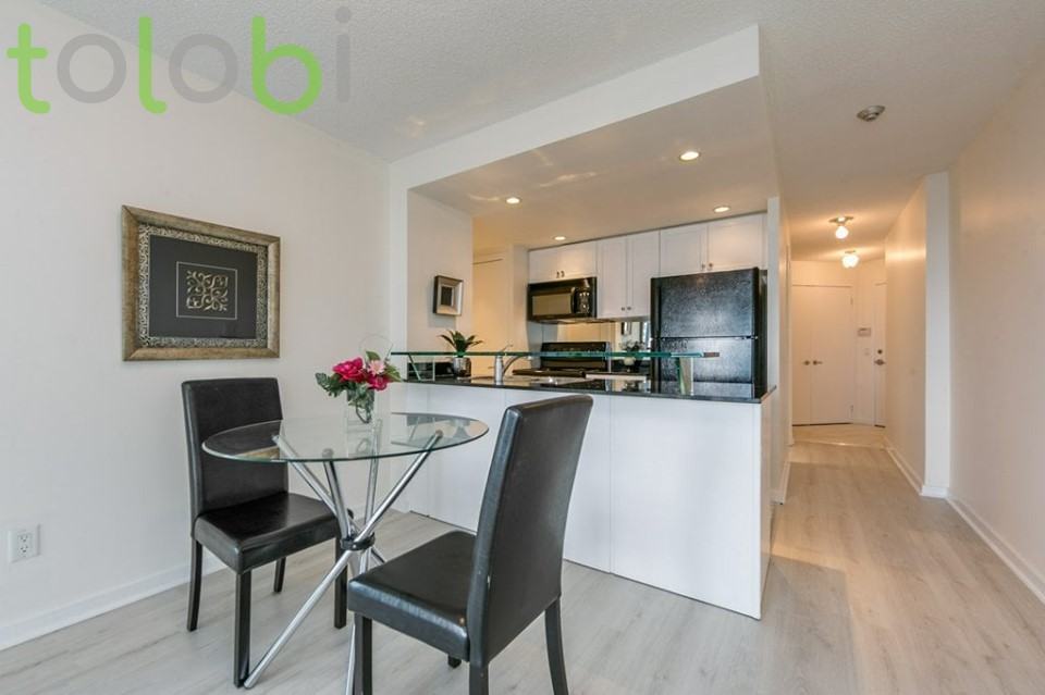 200 Queens Quay West - Photo 2 of 8