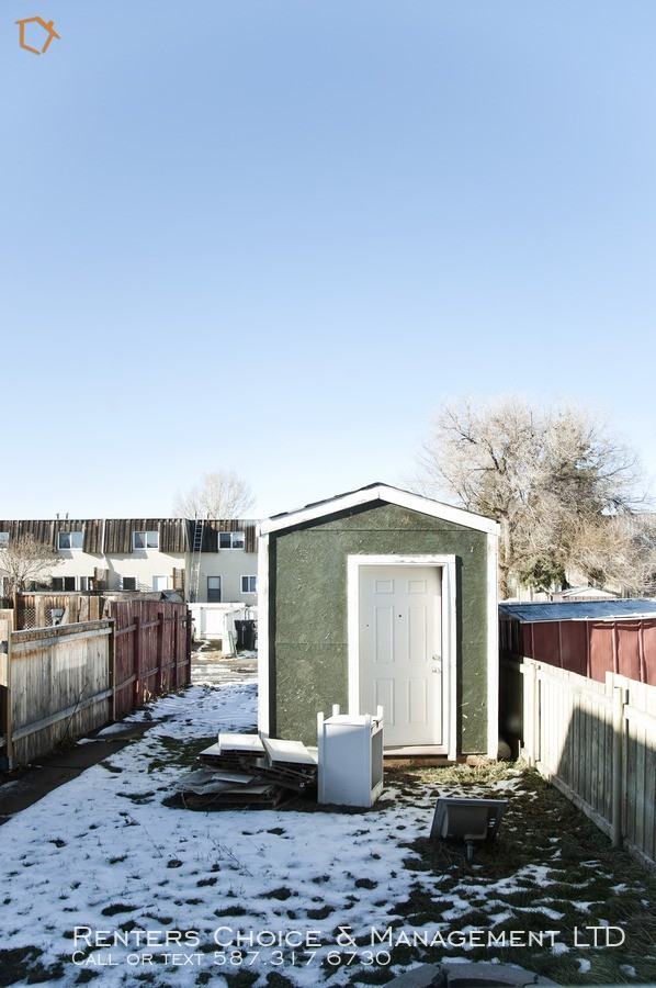 1412 Ashgrove Road South - Photo 3 of 14