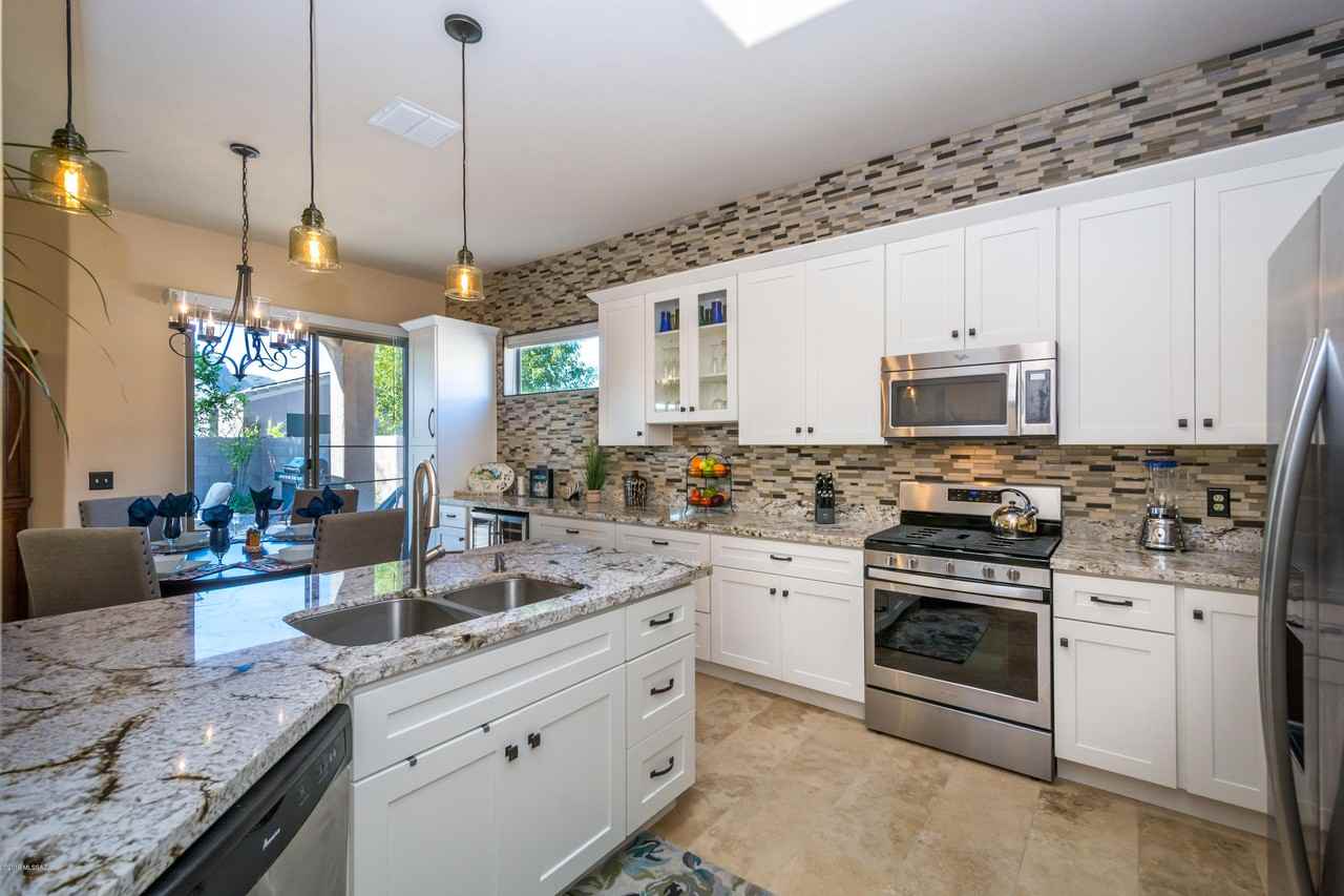 7537 W Pepper Ridge Road - Photo 3 of 39