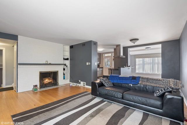 9433 Lincolnwood - Photo 3 of 17