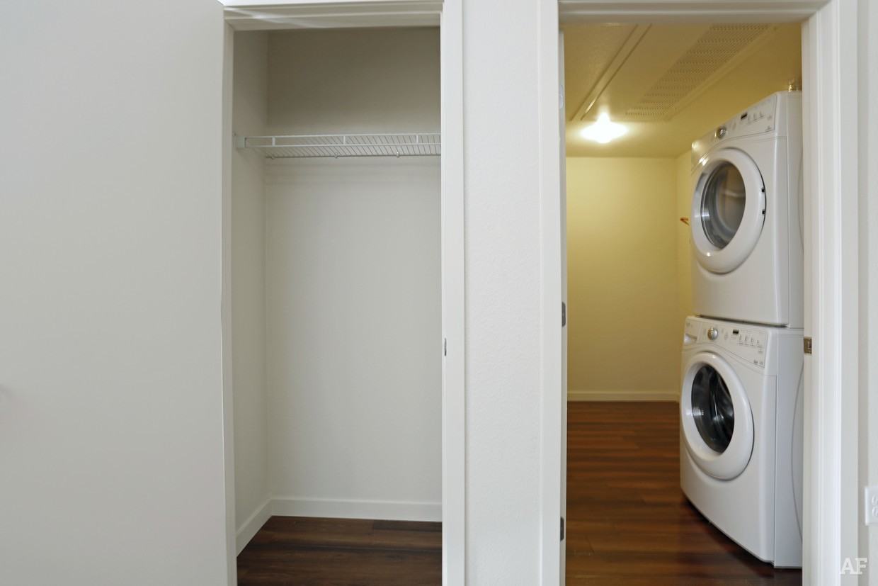 Mariposa Apartments - Photo 3 of 9