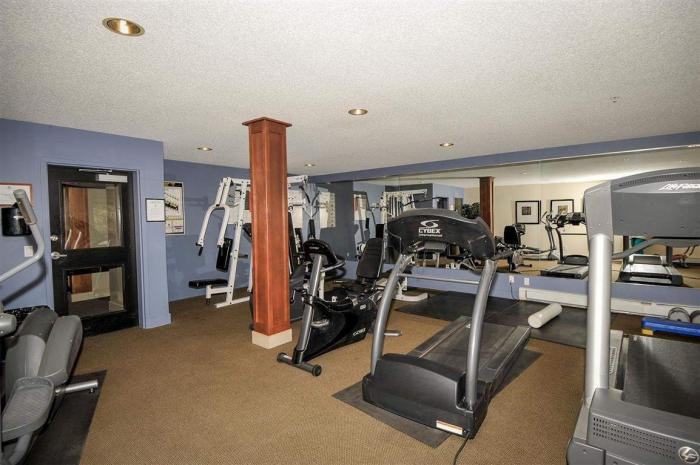 98 Richard Court Sw - Photo 3 of 22