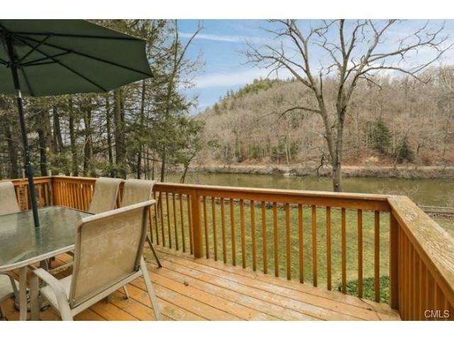 594 Kent Rd - Photo 2 of 21