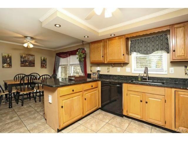 594 Kent Rd - Photo 3 of 21