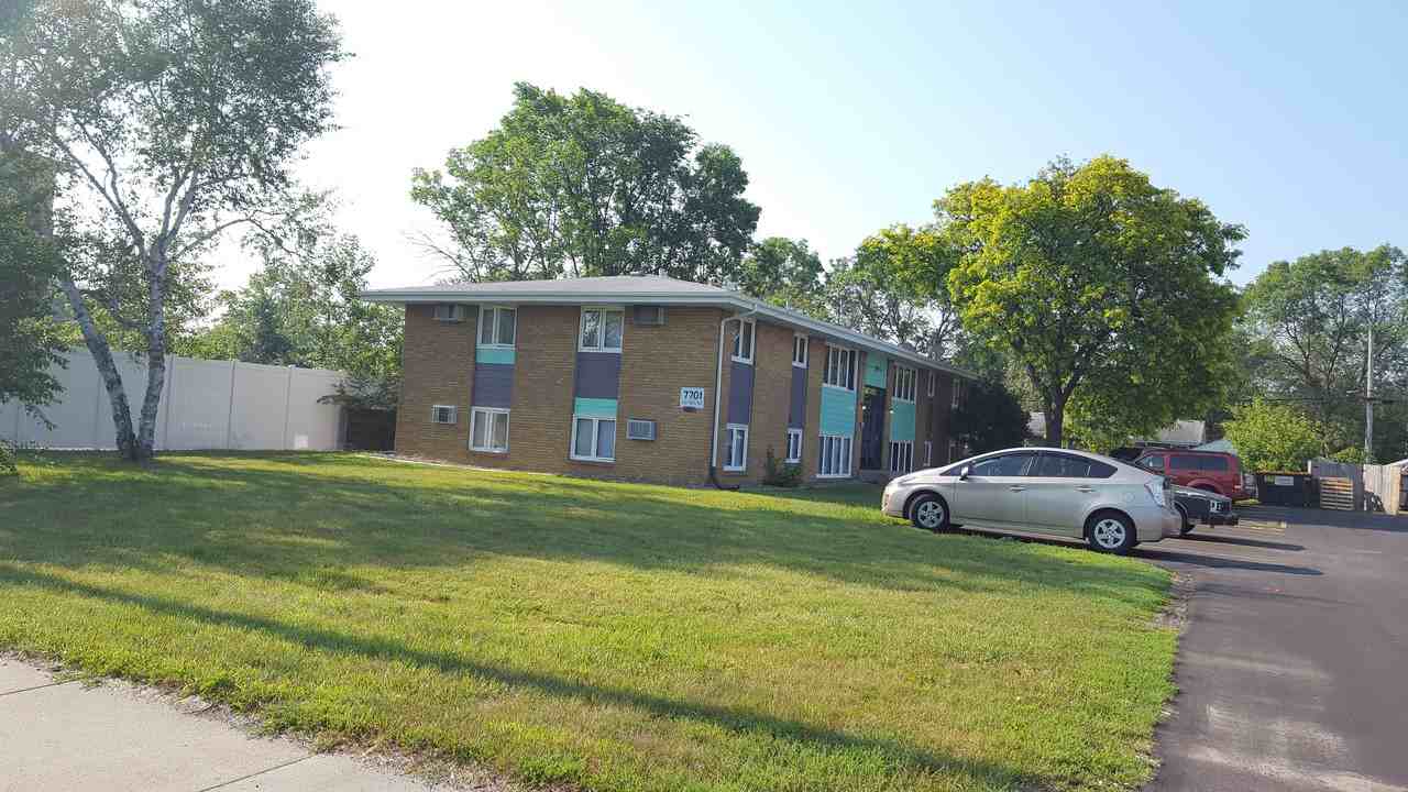 7721 62Nd Ave N - Photo 2 of 5