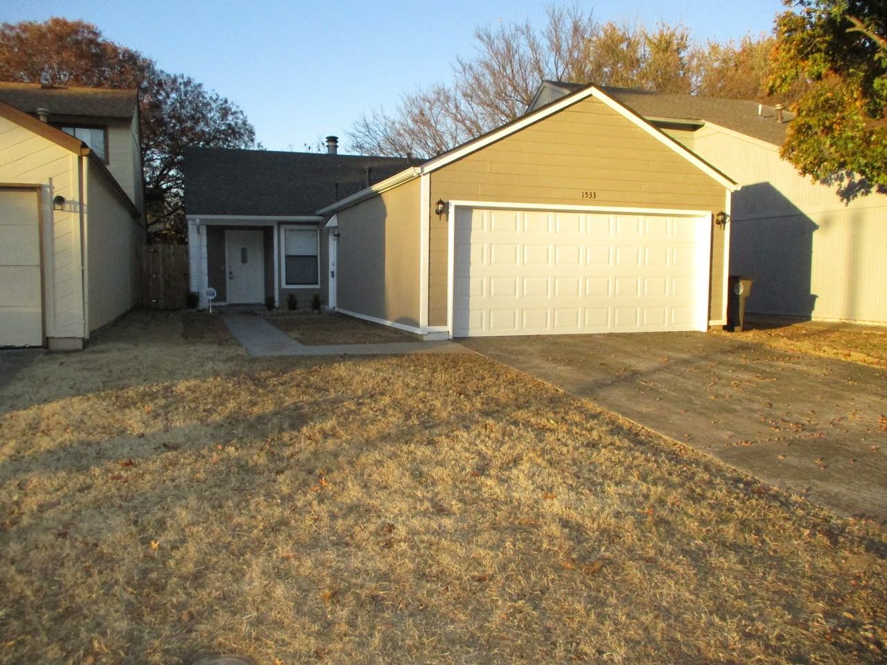 1533 E 67th Pl - Photo 2 of 12