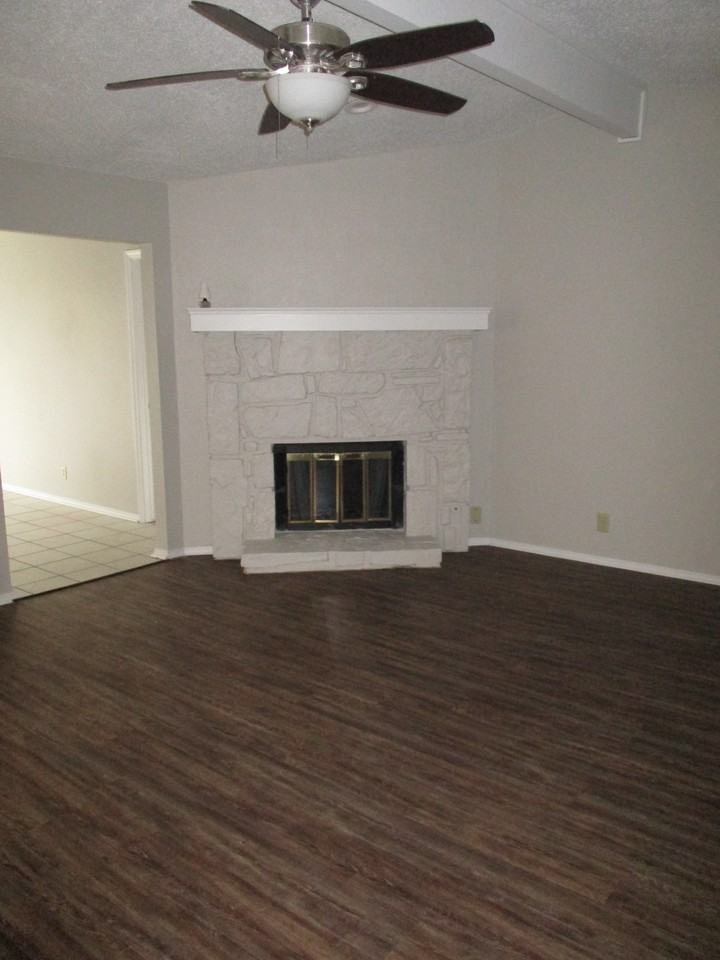 1533 E 67th Pl - Photo 3 of 12